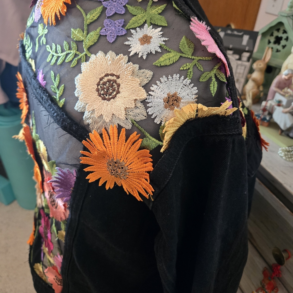 Floral Embroidered Black Denim Jacket - Picture 5 of 8